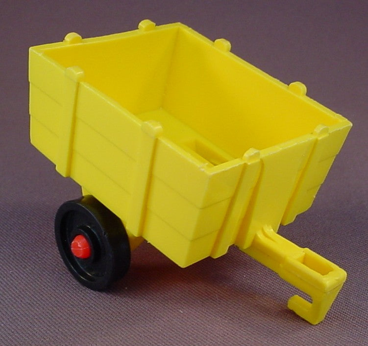 Fisher Price Vintage Yellow Hay Wagon Trailer With Red Axle Hitch To Attach To Tractor 915 Farm