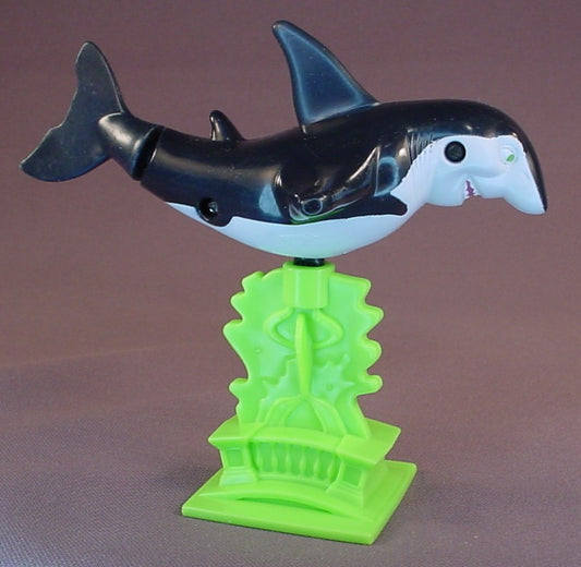 Shark Tale Movie Swim N Spin Lenny The Shark Figure Toy, 5 1/2 Inches Long, Wind Him Up And His Tail Flips Back & Forth