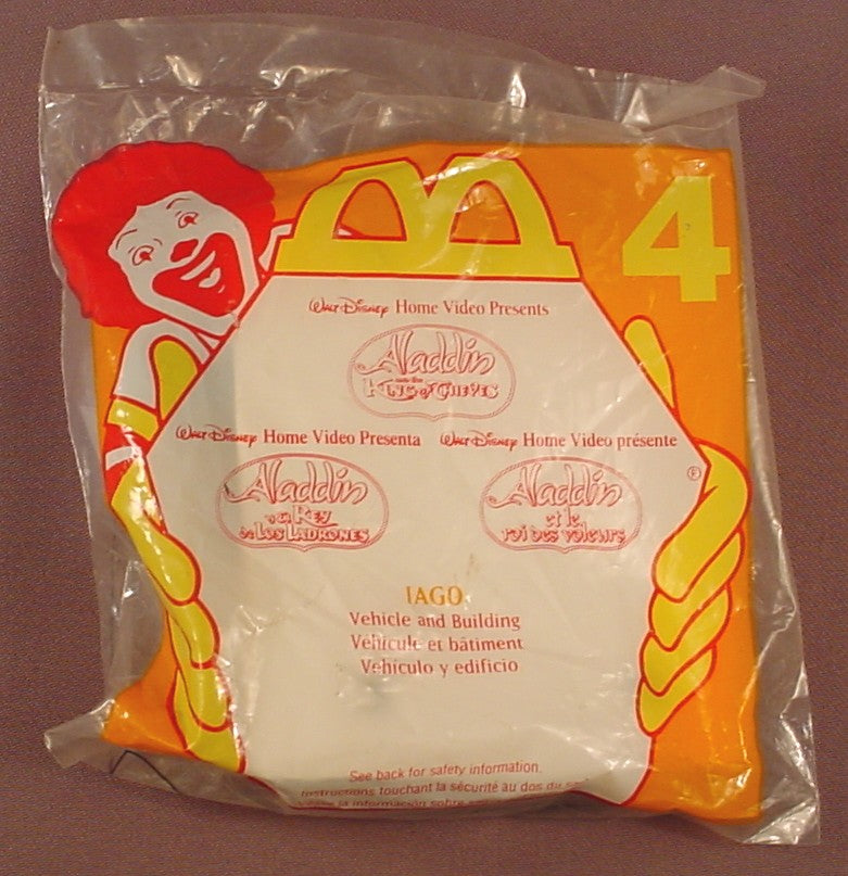 Disney Aladdin Prince Of Thieves Iago The Parrot On A Cart Of Treasure With The Backdrop Sealed In The Original Bag