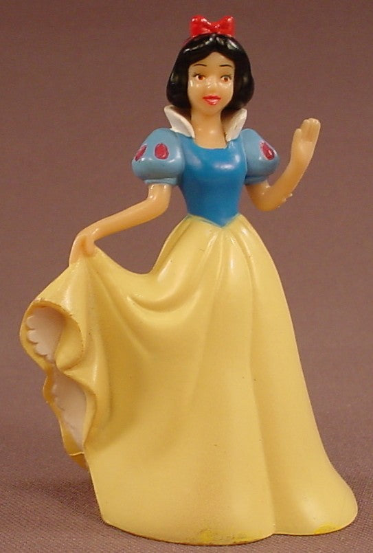 Disney Snow White Holding The Hem Of Her Dress PVC Figure Ron's