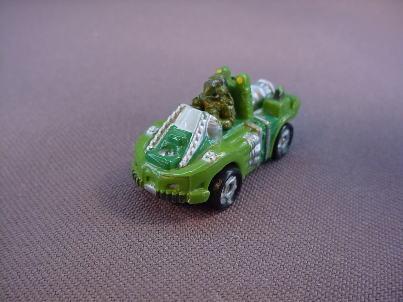 Micro Machines TMNT Green Armored Vehicle, Turtles Vs Foot Ninja, Has A Ball Bearing In The Bottom, Speedeez, Teenage Mutant Ninja Turtles