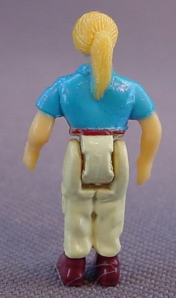 Jurassic Park Lost World Volcano Lab Female Paleontologist Figure, 1 1/8 Inches Tall, Bends At The Waist, 1997 Blue Box Toys