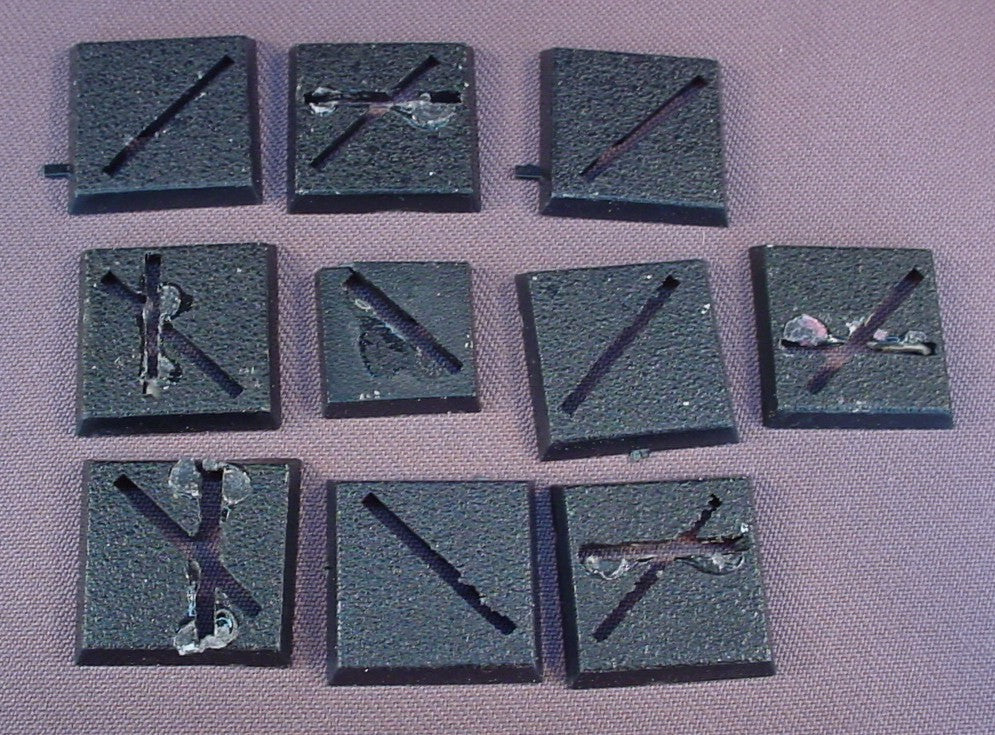 Warhammer Lot Of 10 Used Plastic Bases, 22mm 1991, 20mm 1984, Games Workshop