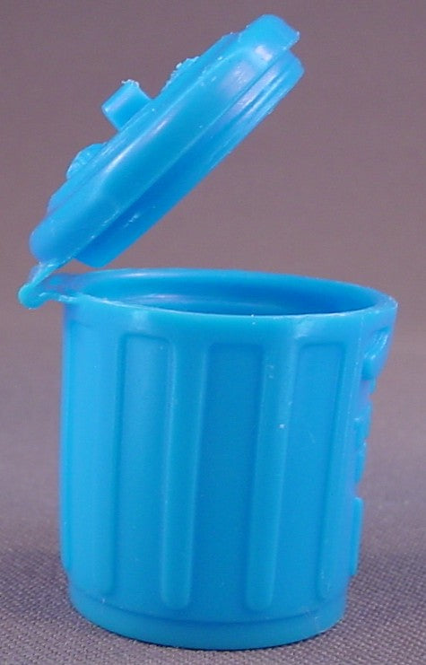 Trash Pack Trashies Blue Garbage Can Container With A Lid That Opens, 1 1/2 Inches Tall, 2011 Moose