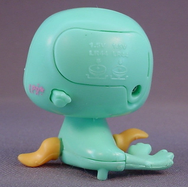Littlest Pet Shop #2714 Teal Blue Walkables Seal With Purple Eyes & Stars On The Forehead, Uses 2 LR44 Or Equivalent Watch Style Batteries, Has Been Tested