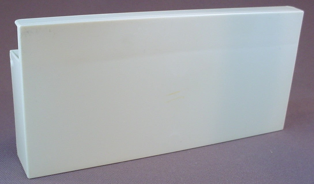 Vintage Tomy 1981 Flip And Fold Fashions Storage Box With 17 Accessories, The Accessories Clip Into A Base To Accessorize The Fashions Created