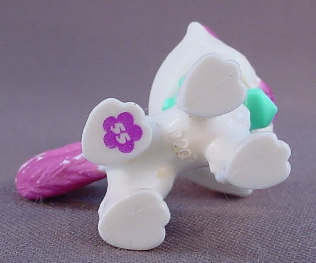 Polly Pocket Sparklin' Pets #55 White Kitty Cat With A Blue Collar, From A Sparklin' Pets Spa Playset #N1695, 2008 Mattel