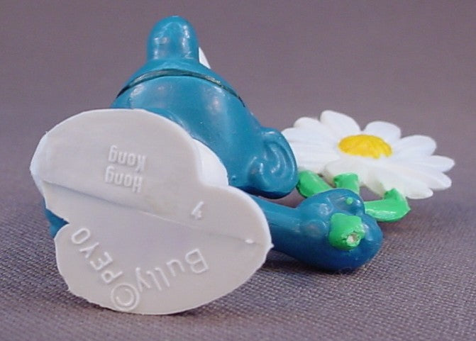 Courting Smurf With A Large White Flower PVC Figure, Rendezvous, #20076, 1973 Peyo Bully, Made In Hong Kong, Smurfs, Vintage, Figurine