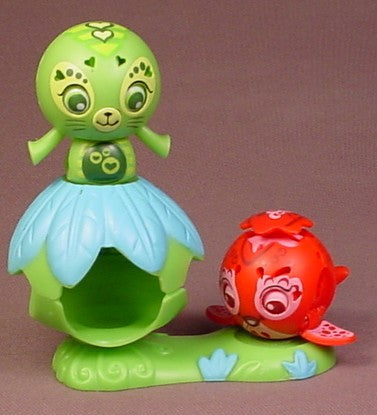 Zoobles #117 Daniella Green & Yellow Seal & #118 Dell