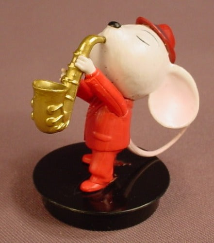 Sing Movie The Max The Mouse Playing A Saxophone
