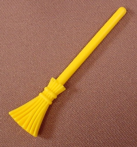 Playmobil Yellow Straw Broom