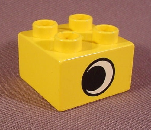 Lego Duplo 3437 Yellow 2X2 Brick Printed With Eye With Solid Pupil