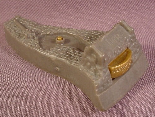 Burger King 2001 Lord Of The Rings Base For Lurtz Figure