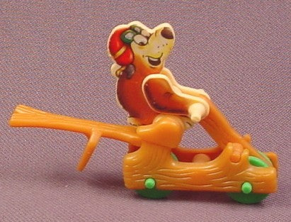 Kinder Surprise 1998 Dog on Log Scooter, K98N75