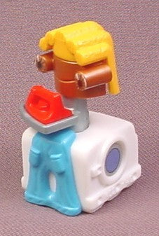 Kinder Surprise 2002 Clothes Washer Robot, K02N40
