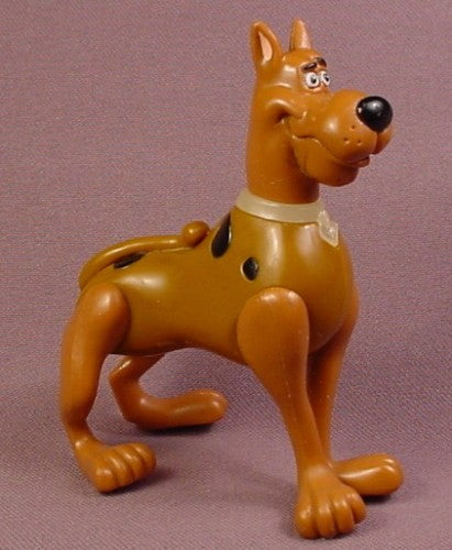 Scooby Doo With A Glow In The Dark Collar PVC Figure, 3 5/8 Inches