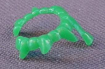 Playmobil Green Necklace Or Neck Decoration With 6 Short & 1 Long Points