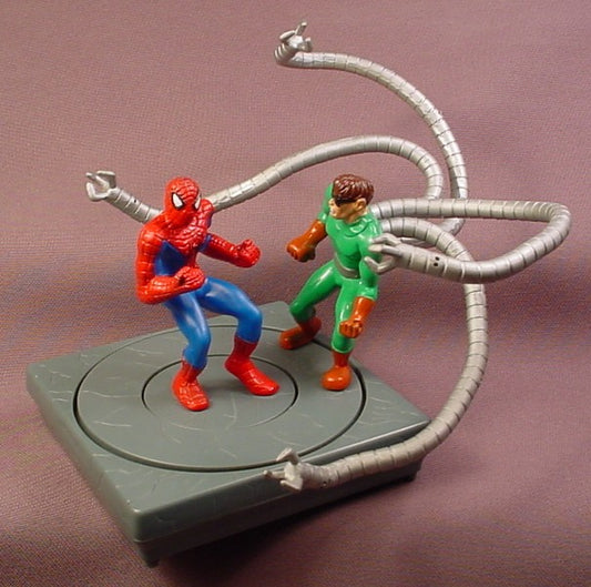 Spider-Man Vs Doctor Octopus Rolling Platform, Figures Spin Around Each Other As It Rolls