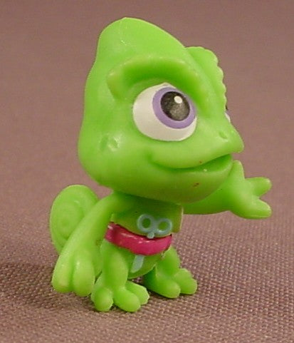 Disney Tangled Movie Pascal The Pet Chameleon PVC Figure, 1 Inch Tall, Figurine