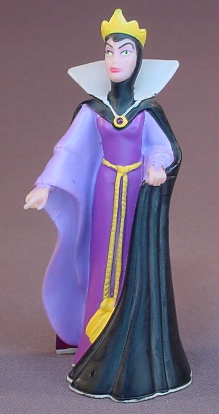 Disney Snow White Grimhilde The Evil Queen Villain With White Trim In Her Cloak PVC Figure, 4 Inches Tall, Figurine