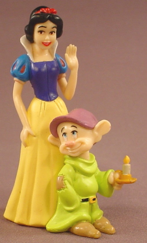 Disney Snow White With Dopey Dwarf Looking Up At Her Pvc Figure Rons Rescued Treasures 