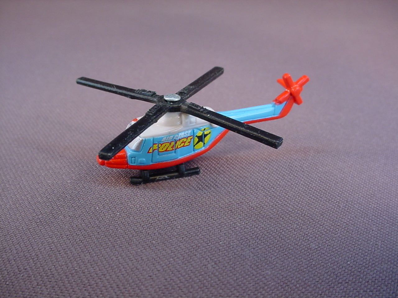 Micro Machines Hot Wheels Westland Lynx Police Helicopter, Micro Atomix Rescue, Plastic, 1:87 Scale, C6456, 2004 Mattel