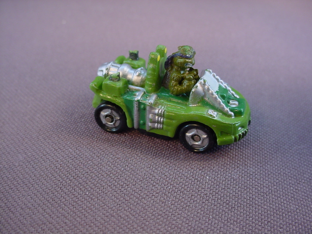 Micro Machines TMNT Green Armored Vehicle, Turtles Vs Foot Ninja, Has A Ball Bearing In The Bottom, Speedeez, Teenage Mutant Ninja Turtles
