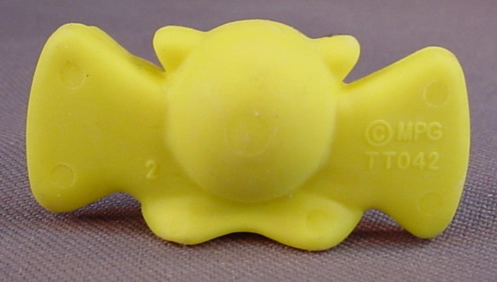 Kinder Surprise TT042 Yellow Crazy Jumpers Monobloc Rubber Figure, 2005
