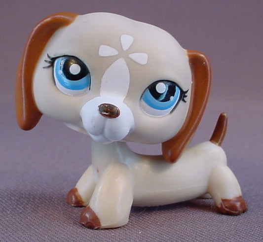 Littlest Pet Shop #1491 Blemished Light Brown Dachshund Puppy Dog With Blue Eyes, White Design On The Forehead, Has Darker Brown Ears