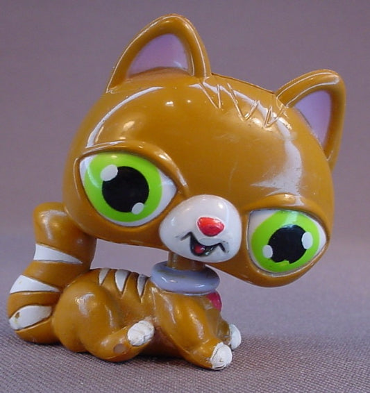 Littlest Pet Shop Blemished Hard Plastic Bobblehead Brown Cat With Green Eyes, Whtie Stripes On The Tail, LPS, 2007 Hasbro