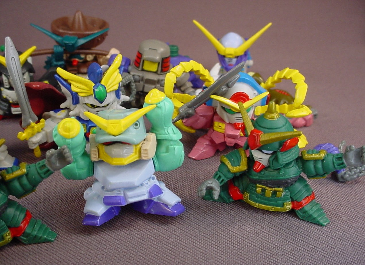SD Gundam Lot Of 14 Mini PVC Figures & Parts, Not All Are Complete, 1 1/4 To 2 Inches Tall, Bandai