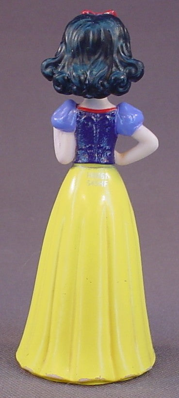 Disney Snow White Plastic Figure, The Head Swivels, 3 3/4 Inches Tall, HRN61, 2023 Mattel