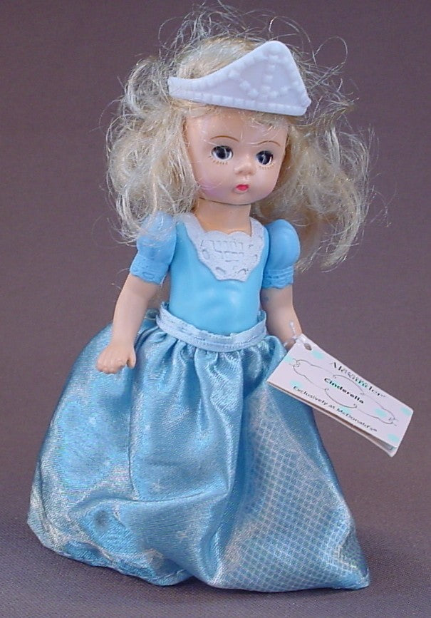 Madame Alexander Disney Cinderella Story Book Doll With The Paper Tag, 5 Inches Tall, 2010 McDonalds
