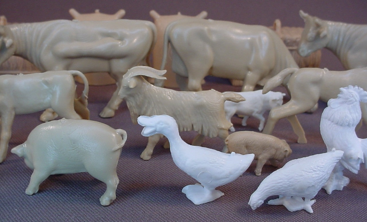 Marx Vintage Farm Animals In Tan And White, 46 Pieces, 1960's Louis Marx & Co.