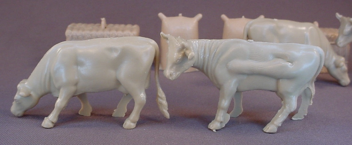 Marx Vintage Farm Animals In Tan And White, 46 Pieces, 1960's Louis Marx & Co.