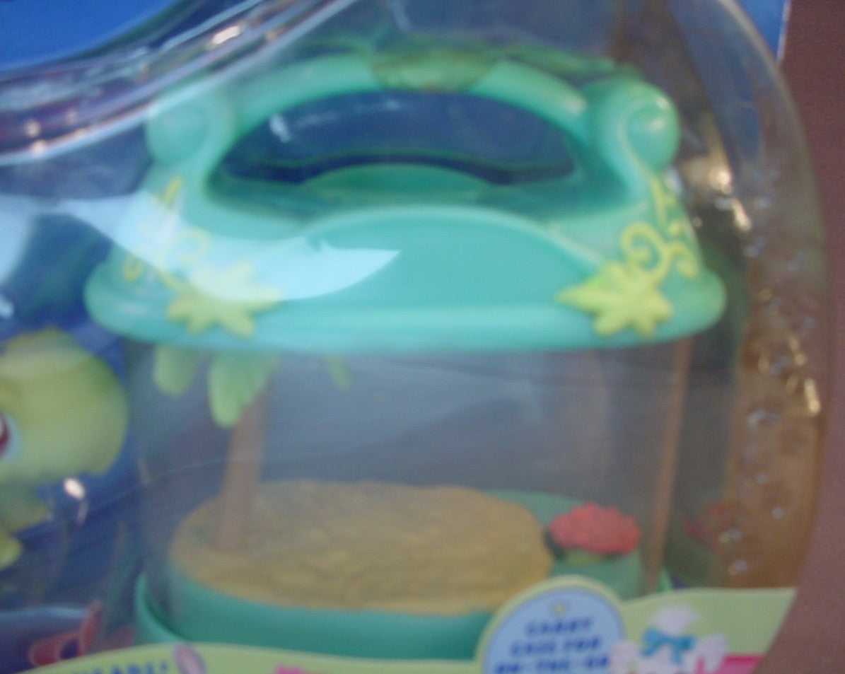 Littlest Pet Shop #8 Green Frog With Terrarium In The Original Sealed Package, The Package Has Some Wear, 2004 Hasbro, Portable Pets, LPS