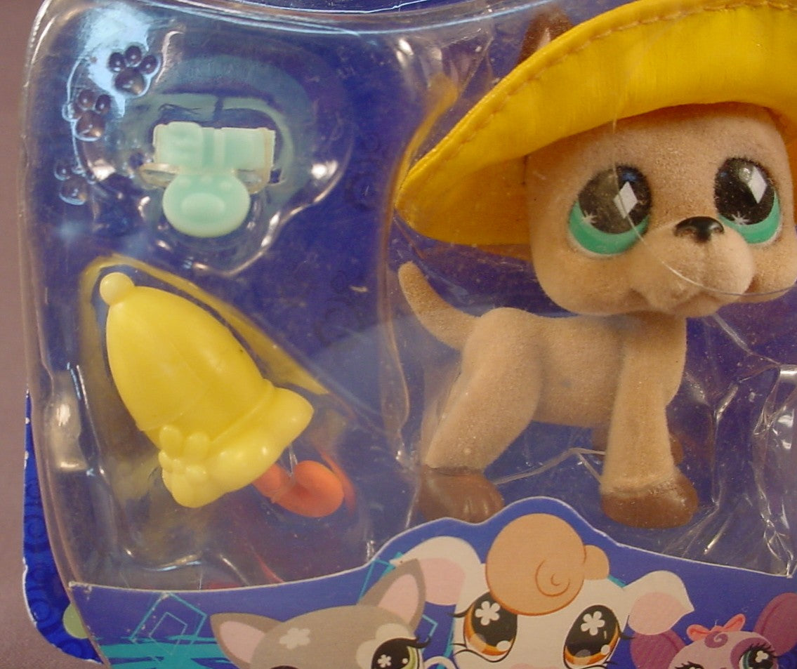 Littlest Pet Shop #636 Flocked Or Fuzzy Great Dane Dog In The Original Sealed Package, The Package Has Some Wear, Has The Complete Set Of Original Accessories, 2008 Hasbro, Fanciest Pets, Puppy Dog, LPS