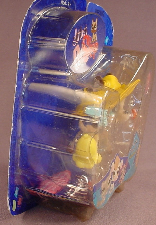 Littlest Pet Shop #636 Flocked Or Fuzzy Great Dane Dog In The Original Sealed Package, The Package Has Some Wear, Has The Complete Set Of Original Accessories, 2008 Hasbro, Fanciest Pets, Puppy Dog, LPS