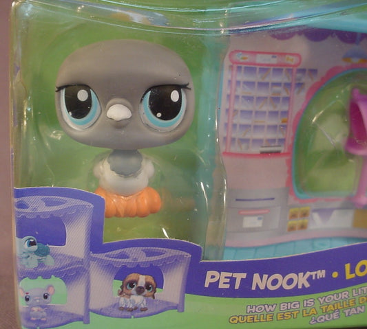 Littlest Pet Shop #356 Gray Pigeon Bird With The Display & Play Pet Nook In The Original Sealed Package, Playground Pets, 2007 Hasbro