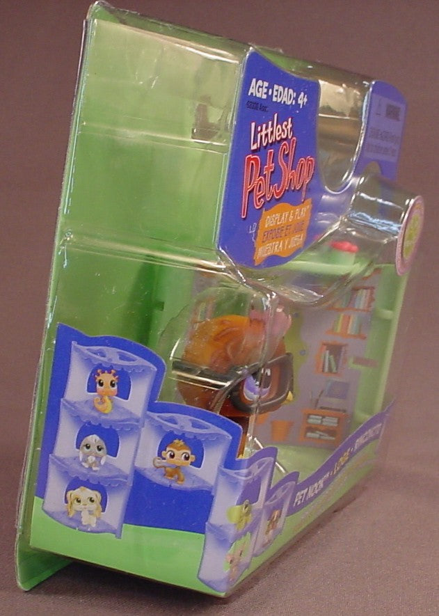 Littlest Pet Shop #354 Brown Owl Bird With The Display & Play Pet Nook In The Original Sealed Package, Squeaky Clean Pets, 2007 Hasbro