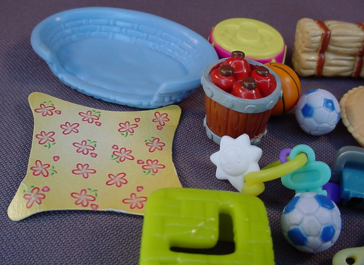 Hamtaro Lot Of Playset Accessories, Early 2000's Epoch And Hasbro, Some Of The Sets The Parts Are From Are: Oxnard & Basketball, Ham-Ham Clubhouse, Penelope & Maxwell, Ham-Ham Rocking Horse Set