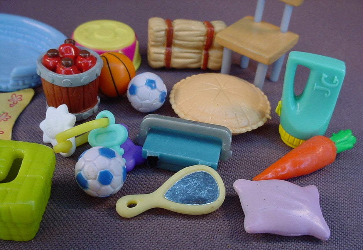 Hamtaro Lot Of Playset Accessories, Early 2000's Epoch And Hasbro, Some Of The Sets The Parts Are From Are: Oxnard & Basketball, Ham-Ham Clubhouse, Penelope & Maxwell, Ham-Ham Rocking Horse Set