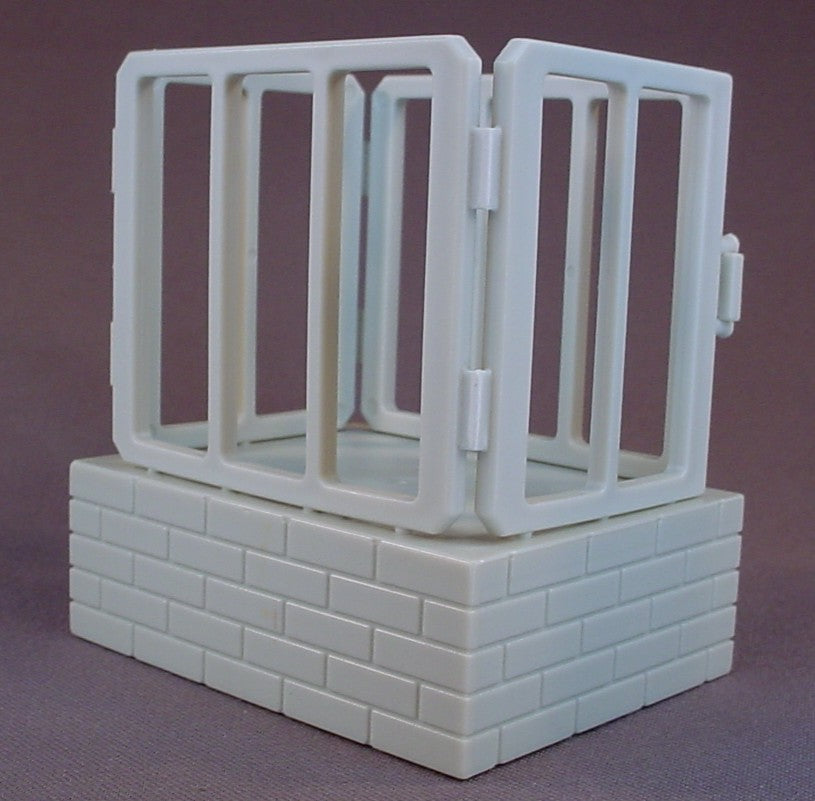 Darling Animal Friends Grey Zoo Enclosure For An Elephant And Her Baby, Peanuts, The Cage Door Opens, Vintage, 1993 Trendmasters