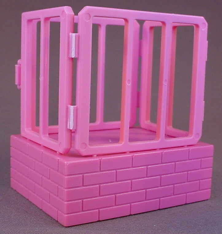 Darling Animal Friends Pink Zoo Enclosure For A Lion And Cub, The Cage Door Opens, Vintage, 1993 Trendmasters