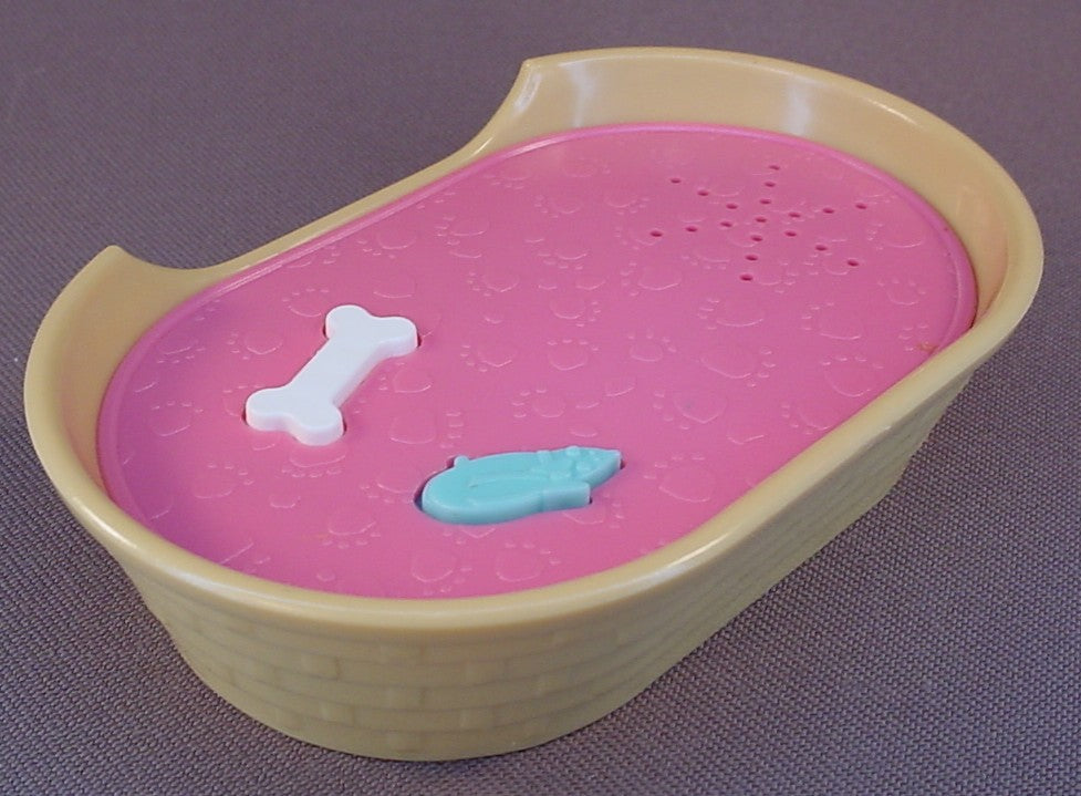 Barbie Pet Doctor Pet Bed With Sounds, Press The Mouse To Make It Meow, Press The Bone To Make It Bark, 4 1/4 Inches Long, Has A Clean Battery Compartment, Has Been Tested, Vintage, 1995 Mattel