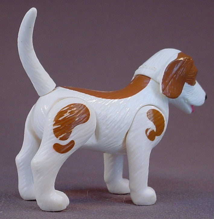 Barbie Pet Doctor Beagle Dog Figure, Bobblehead, Vintage, 1995 Mattel, 2 3/8 Inches Tall, Bobble Head, The Legs & Tail Move, Pet Vet