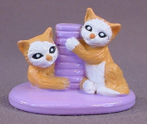 Fisher Price Sweet Streets Pet Shop Pair Of Kitty Cats With A Scratching Post On A Base Figure, 1 1/8 Inches Tall, 2001 Mattel, FP