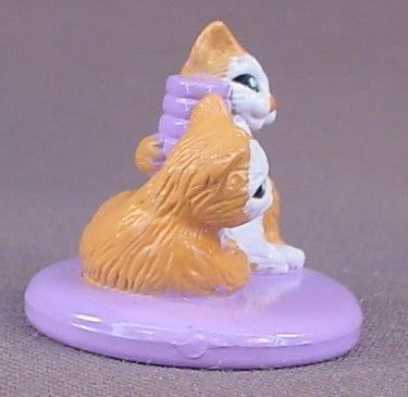 Fisher Price Sweet Streets Pet Shop Pair Of Kitty Cats With A Scratching Post On A Base Figure, 1 1/8 Inches Tall, 2001 Mattel, FP