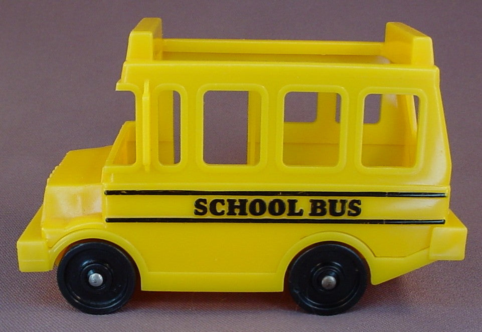 Fisher Price Vintage Yellow 4 Seat School Bus, 2550 Little People School, 4 Seater, LP
