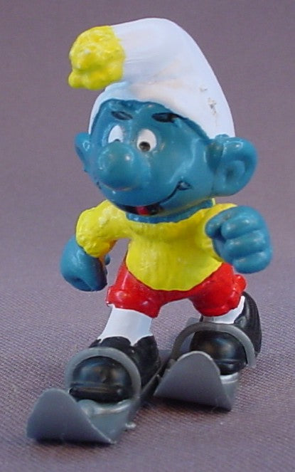 Skier Smurf In A Yellow Sweater PVC Figure, Missing The Poles & One Strap On A Ski Is Broken, Super Smurf Series, #40205, 1978 Peyo Schleich, W. Germany, Smurfs, Vintage, Figurine